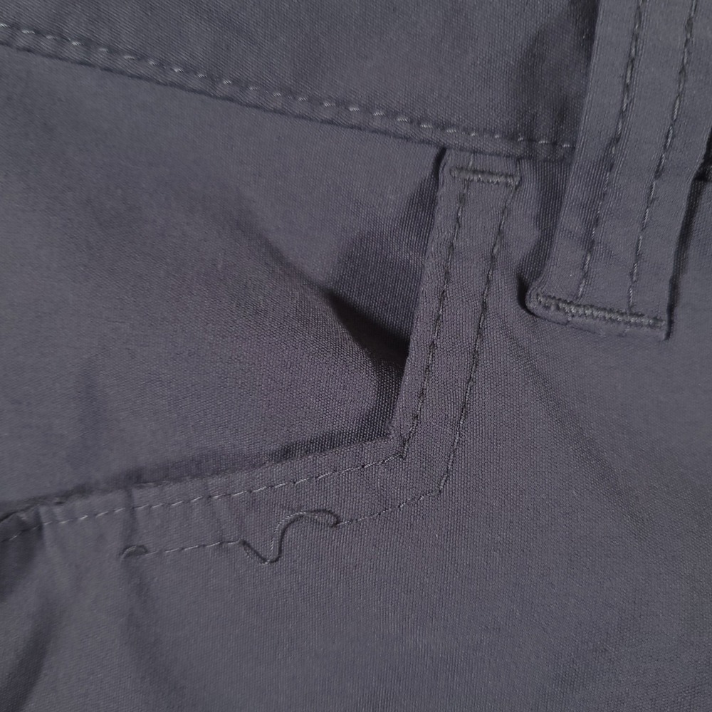Eddie Bauer Shorts Mens 35 Gray Rainier Cargo Hiking Outdoor Trail Lightweight - Picture 3 of 11